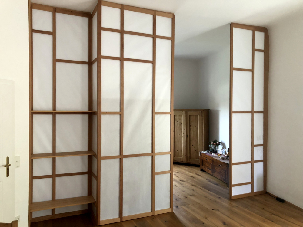 Raumteiler-Buche-geoelt-mit-japanischem-Reispapier