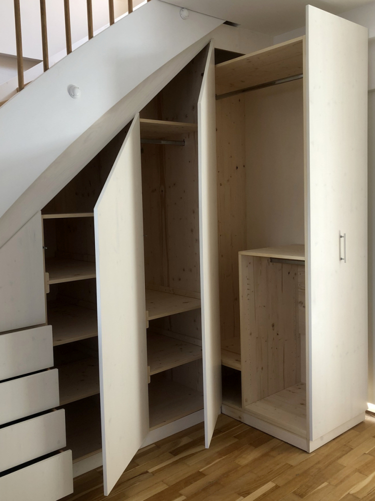 Stiegenverbau-in-Fichte-weiss-lasiert-3