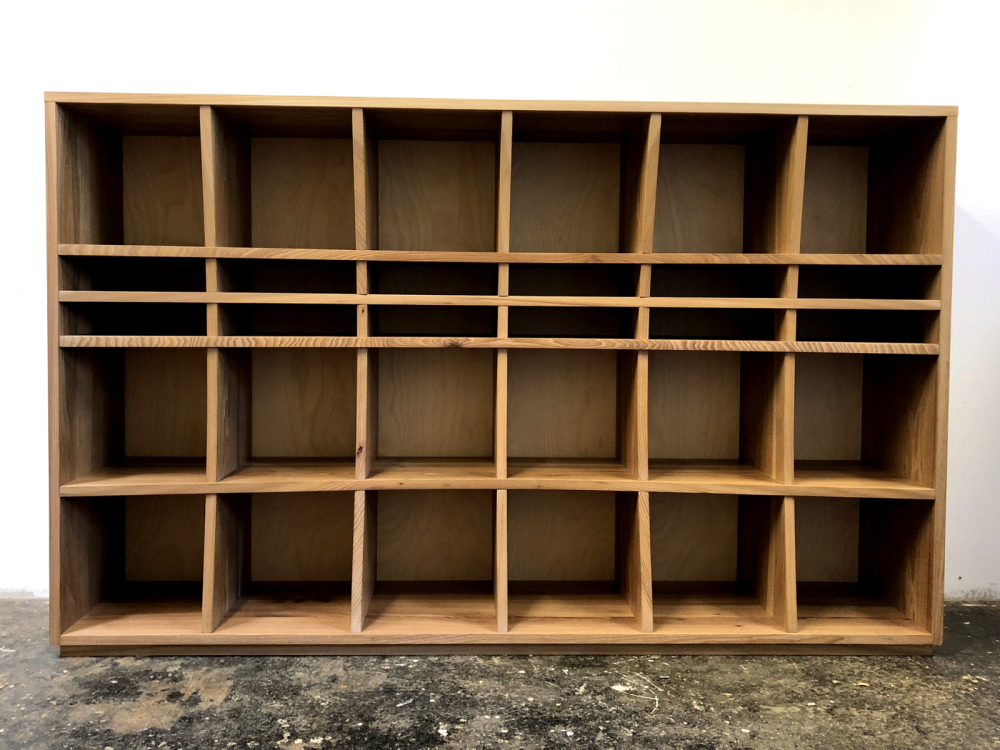 Wohnzimmermoebel-in-Ulme-massiv-geoelt-1