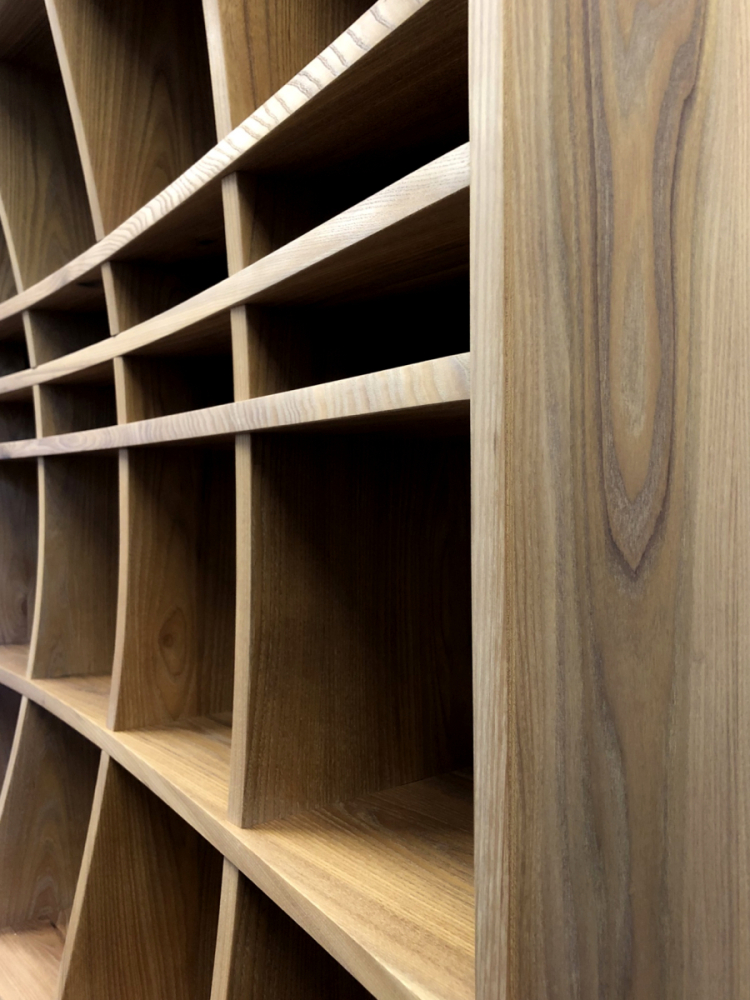 Wohnzimmermoebel-in-Ulme-massiv-geoelt-4